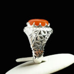 انگشتر نقره مردانه دست ساز طرح آذرمهر با سنگ عقیق یمنی سرخ و آیینه کاری - Image 2