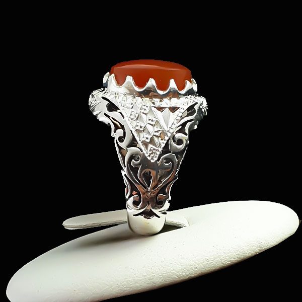 انگشتر نقره مردانه دست ساز طرح آرتین با سنگ عقیق یمنی سرخ و آیینه کاری - Image 2