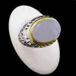 انگشتر نقره مردانه دست ساز فاخر طرح دور طلایی آژمان با سنگ عقیق کبود یمنی