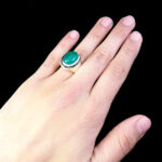 انگشتر نقره مردانه دست ساز طرح فیلی با سنگ عقیق سبز اصلی - Image 2