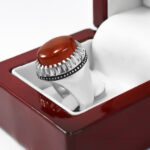 انگشتر عقیق سرخ یمنی نقره مردانه دست ساز فاخر طرح فیلی دورچنگ - Image 3