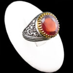 انگشتر نقره مردانه طرح دور طلایی یا علی مدد با سنگ گارنت الماس تراش