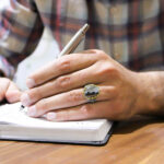 انگشتر حدید نقره مردانه طرح دورطلایی جمیل + حکاکی - Image 3