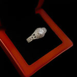 حلقه نقره زنانه طرح چند نگین فاخره - Image 4