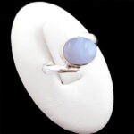 انگشتر عقیق کبود یمنی نقره دست ساز زنانه طرح سورینا + حرز امام جواد (ع)