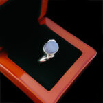 انگشتر عقیق کبود یمنی نقره دست ساز زنانه طرح سورینا + حرز امام جواد (ع) - Image 4