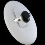 انگشتر عقیق مشکی یمنی نقره دست ساز مردانه و زنانه طرح اسرین