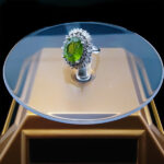 انگشتر نقره زنانه طرح فاخر طوبی با سنگ زبرجد الماس تراش - Image 2