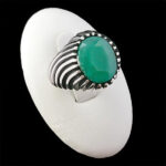 انگشتر زمرد نقره مردانه طرح پاکمهر