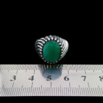 انگشتر زمرد نقره مردانه طرح پاکمهر - Image 4