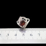 انگشتر نقره زنانه طرح لامیا با سنگ گارنت الماس تراش - Image 3