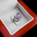 انگشتر عقیق کبود یمنی نقره زنانه طرح رها - Image 4