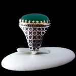 انگشتر عقیق سبز نقره مردانه طرح دور طلایی رامیار‌‌‌ - Image 3