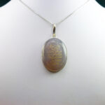 گردنبند عقیق کبود یمنی نقره دست ساز زنانه و مردانه طرح عمودی "و ان یکاد"