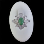 انگشتر زمرد زامبیا الماس تراش نقره زنانه طرح زمانه - Image 2