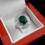 انگشتر زمرد الماس تراش نقره زنانه طرح ساران - Image 4