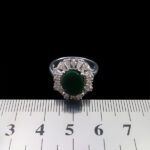 انگشتر زمرد الماس تراش نقره زنانه طرح ساعده - Image 2