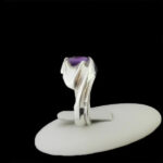 انگشتر آمیتیست الماس تراش نقره مردانه دست ساز طرح وریا - Image 3