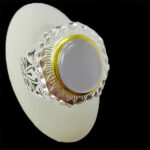 انگشتر عقیق کبود یمنی نقره مردانه دست ساز فاخر دور طلایی طرح نوذر