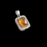 گردنبند عقیق سرخ یمنی نقره زنانه طرح مستطیلی شهد