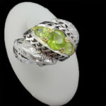 انگشتر زبرجد نقره مردانه فاخر دست ساز طرح گرگین