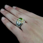 انگشتر زبرجد نقره مردانه دست ساز فاخر طرح دورطلایی شهراد به همراه تزیین یاقوت کبود - Image 3