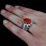 انگشتر عقیق یمنی سرخ نقره مردانه دست ساز فاخر طرح سوشیانت‌‌‌ - Image 2