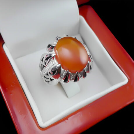 انگشتر عقیق یمنی سرخ نقره مردانه دست ساز فاخر طرح سوشیانت‌‌‌