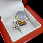 انگشتر عقیق کبود یمنی نقره مردانه دست ساز فاخر طرح مهرپیکر‌‌‌ - Image 2