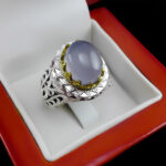 انگشتر عقیق کبود یمنی نقره مردانه دست ساز فاخر طرح مهرپوی‌‌‌ - Image 4