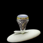 انگشتر عقیق کبود یمنی نقره مردانه طرح فرازمان‌‌‌ - Image 4