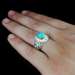 انگشتر نقره فیروزه نیشابوری دست ساز مردانه طرح دورطلایی عبید‌‌‌ - Image 5