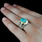 انگشتر نقره فیروزه نیشابوری دست ساز مردانه طرح دورطلایی ازشک‌‌‌ - Image 2