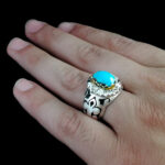 انگشتر نقره فیروزه نیشابوری دست ساز مردانه طرح دورطلایی تایماز با تزئین برلیان‌‌‌