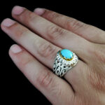 انگشتر نقره فیروزه نیشابوری دست ساز مردانه طرح دورطلایی حانان‌‌‌ - Image 2