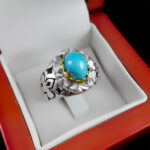 انگشتر نقره فیروزه نیشابوری دست ساز مردانه طرح دورطلایی دارا با تزئین برلیان‌‌‌ - Image 4