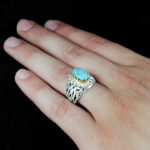 انگشتر نقره فیروزه نیشابوری دست ساز مردانه طرح دورطلایی داتام‌‌‌ - Image 4