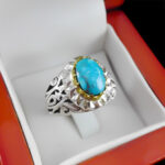 انگشتر نقره فیروزه نیشابوری دست ساز مردانه طرح دورطلایی ژیوار‌‌‌ - Image 3