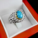 انگشتر نقره فیروزه نیشابوری دست ساز مردانه طرح دورطلایی سامیار‌‌‌ - Image 2