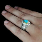 انگشتر نقره فیروزه نیشابوری دست ساز مردانه طرح دورطلایی سامیار‌‌‌ - Image 3