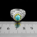 انگشتر نقره فیروزه نیشابوری دست ساز مردانه طرح دورطلایی وریا‌‌‌ - Image 3