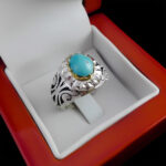 انگشتر نقره فیروزه نیشابوری دست ساز مردانه طرح دورطلایی سیام - Image 5