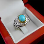 انگشتر نقره فیروزه نیشابوری دست ساز مردانه طرح دورطلایی علیسا‌‌‌ - Image 3