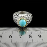 انگشتر نقره فیروزه نیشابوری دست ساز مردانه طرح دورطلایی علیسا‌‌‌ - Image 5