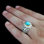 انگشتر نقره فیروزه نیشابوری دست ساز مردانه طرح دورطلایی فرهود - Image 2