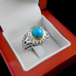 انگشتر نقره فیروزه نیشابوری دست ساز مردانه طرح دورطلایی فرساد - Image 4