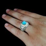 انگشتر نقره فیروزه نیشابوری دست ساز مردانه طرح دورطلایی فرساد - Image 2