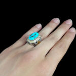 انگشتر فیروزه نیشابوری دست ساز فاخر نقره مردانه طرح دور طلایی بوشیتا - Image 5