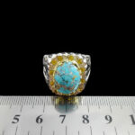 انگشتر فیروزه نیشابوری دست ساز فاخر نقره مردانه طرح دور طلایی هیوا - Image 2