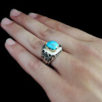 انگشتر فیروزه نیشابوری دست ساز فاخر نقره مردانه طرح دور طلایی هونام - Image 5